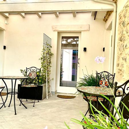 شقة Dimora Di Charme بسكييرا ديل غاردا المظهر الخارجي الصورة