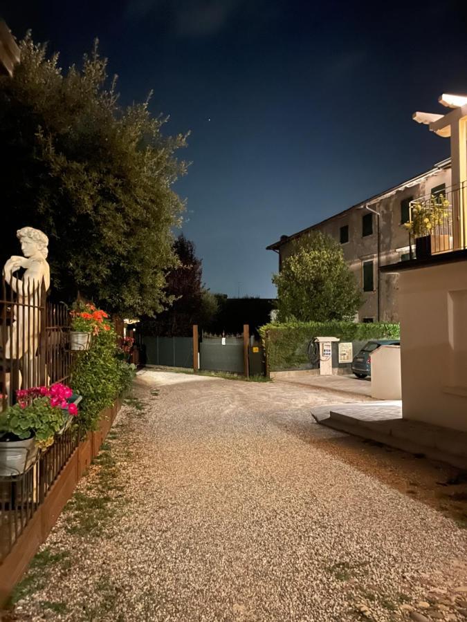شقة Dimora Di Charme بسكييرا ديل غاردا المظهر الخارجي الصورة